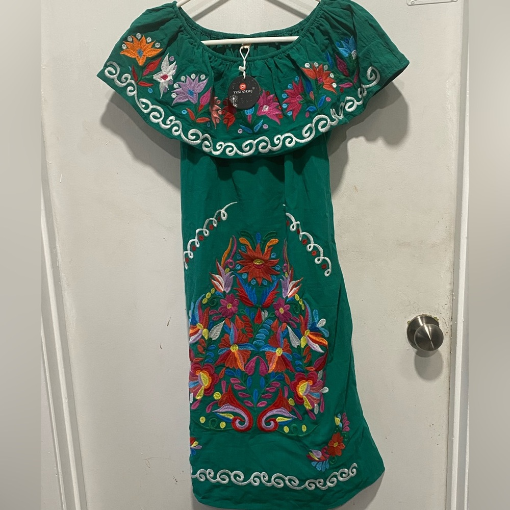 Embroidered dress (C64)